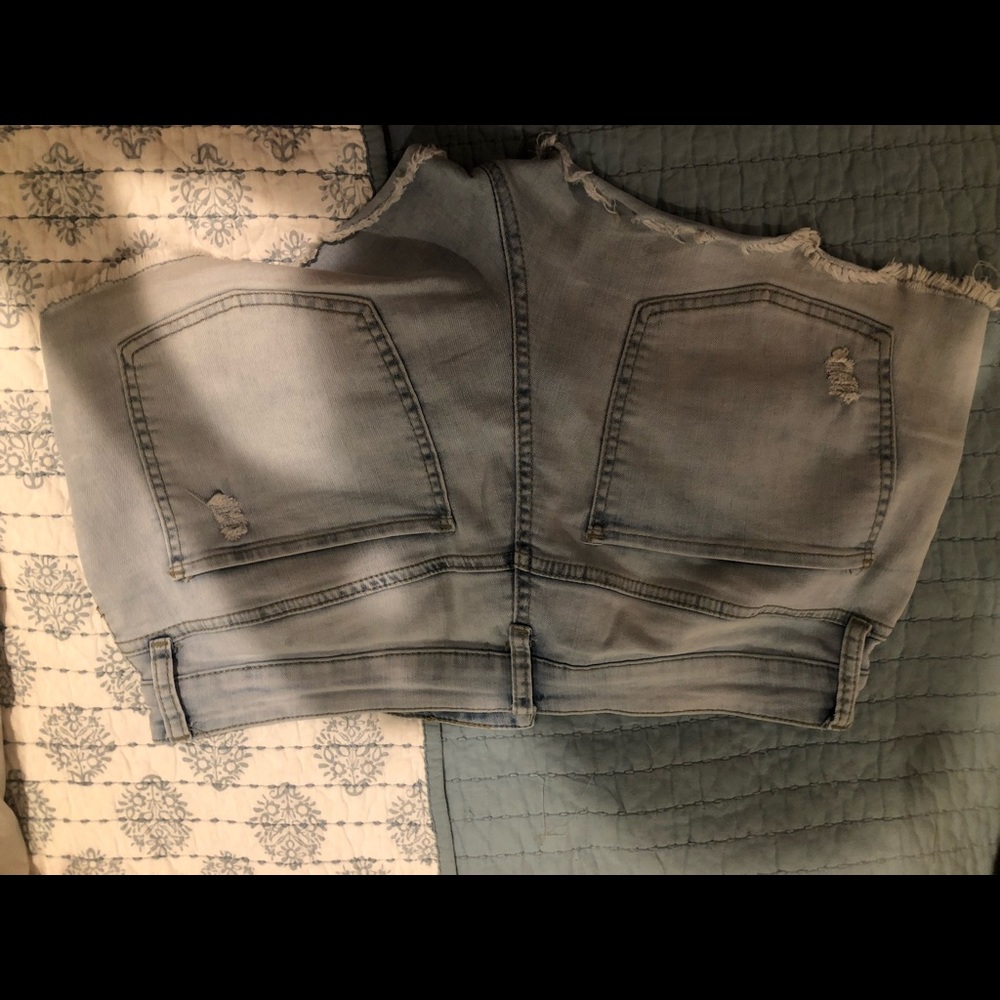 Shorts - Picture 2 of 4